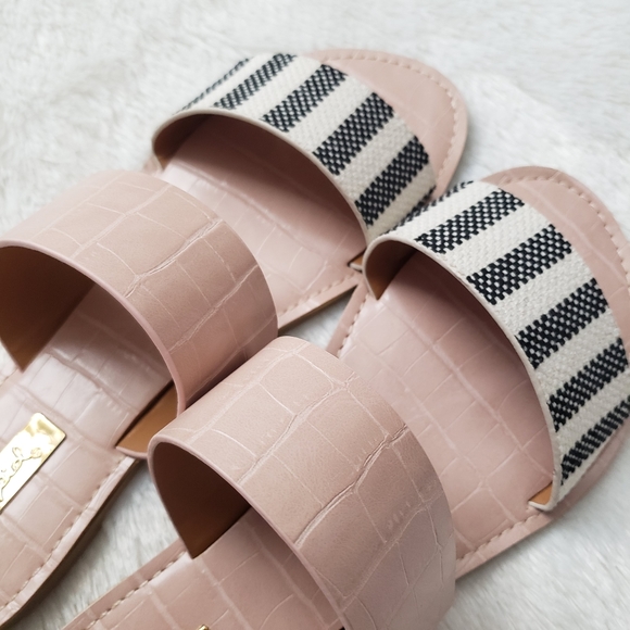 Vegan Leather Double Strap Sandals *NEW w/box* - Picture 6 of 7